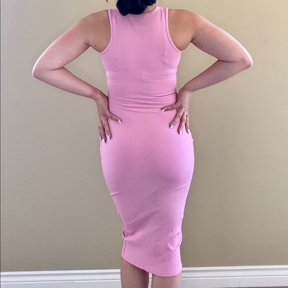 XS midi pink dress with front cut out - Picture 3 of 3